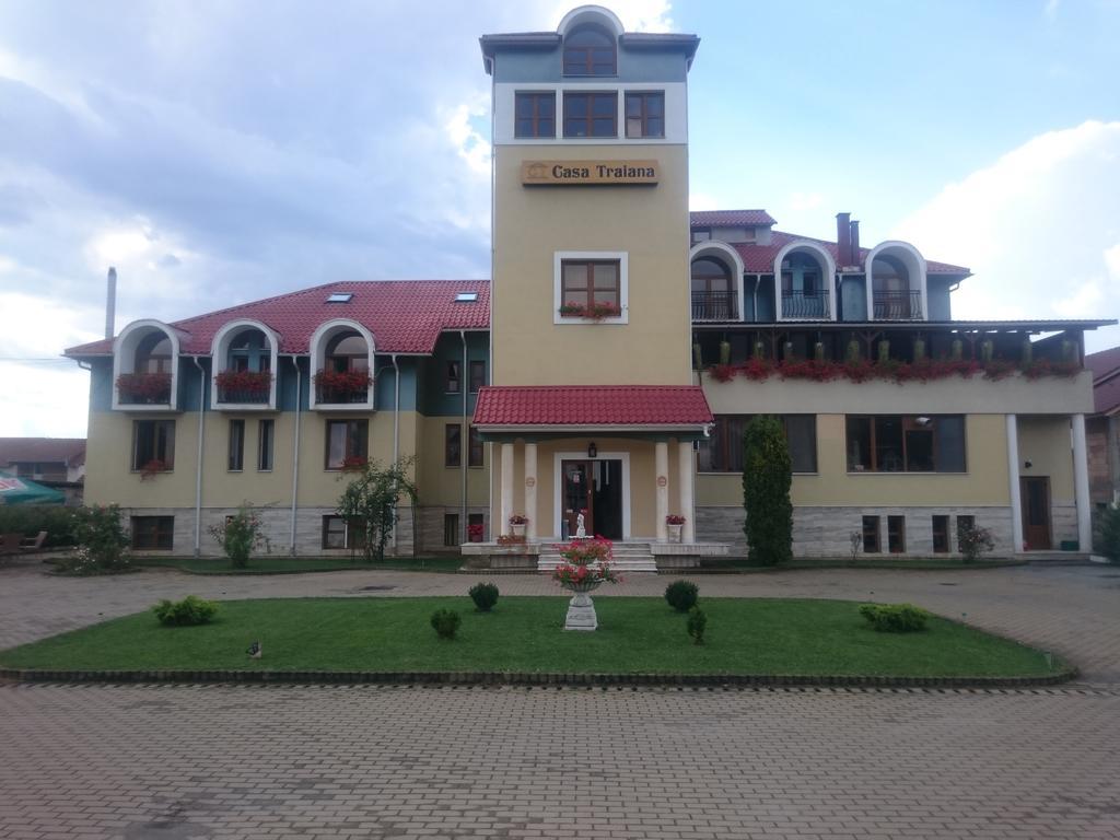 Casa Traiana Hotel Gyulafehérvár Kültér fotó